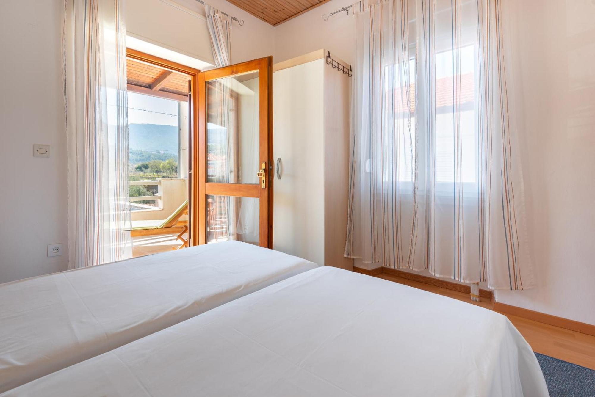 Apartments By The Sea Jelsa, Hvar - 11319 Jelsa  Quarto foto